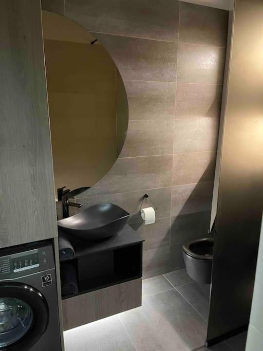 Ath Modern Homes - Luxury Apartment In The City Center Iasi Buitenkant foto